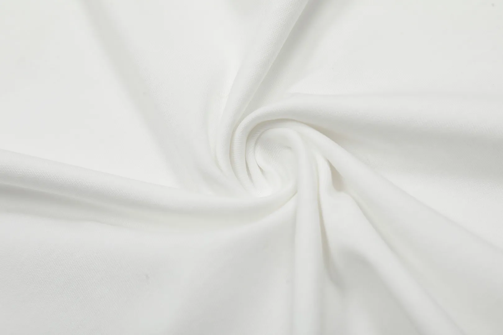 vivienne west wood The Queen Mother of the West Vivienne Saturn Raglan Color Block Short Sleeve VIVI 156# new fabrics have been washed twice at high temperature machine + water. It is the only one in the entire network that achieves 0 shrinkage. The Solona thread is arranged. The threaded neckline does not deform. It is tight and dense. Welcome to compare. The full range of correct accessories. Every detail is completely restored and can be stretched directly.
